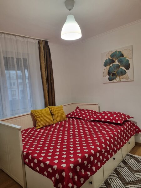 Piata Romana, proprietar inchiriez apartament cu 2 camere